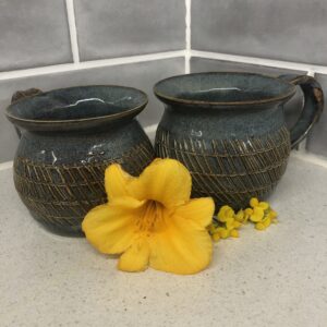 Mugs with flower