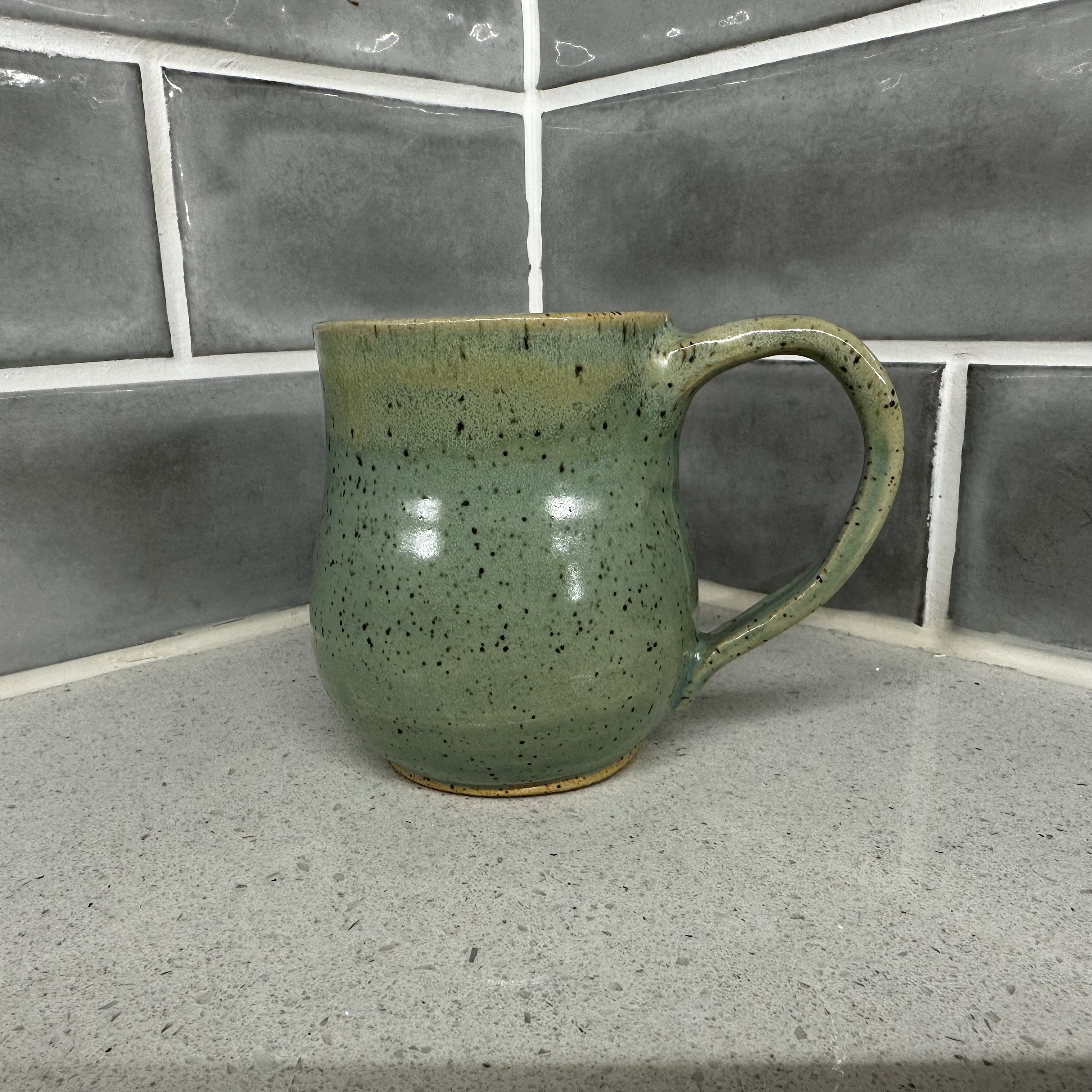 green mug